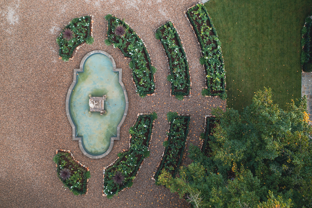 The Italian rose garden and the Neptune fountain
