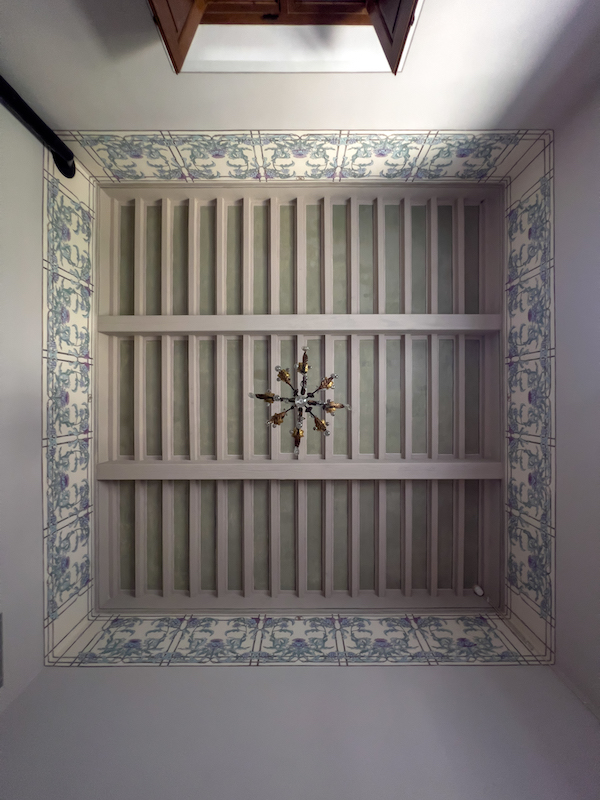 The ceiling of the carciofi room